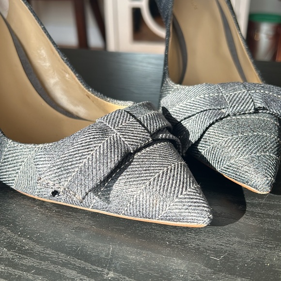 Ann Taylor Bow Heels - Picture 5 of 9